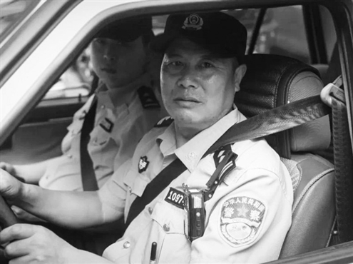 “一次也好,数次也罢,我多跑两趟可比真出了问题要好,不安置好他我这颗心放不下来。”——武清良